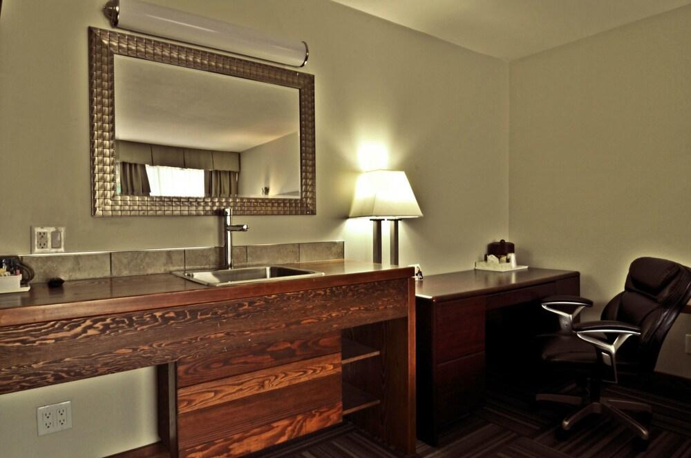 Travelodge By Wyndham Sportsman