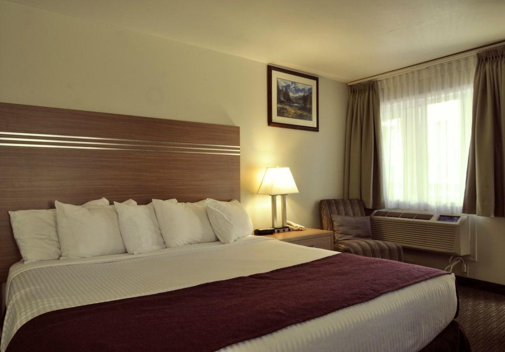 Travelodge By Wyndham Sportsman Golden